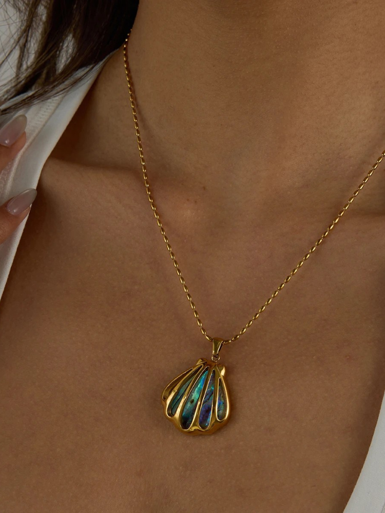 AMATHEIA Necklace