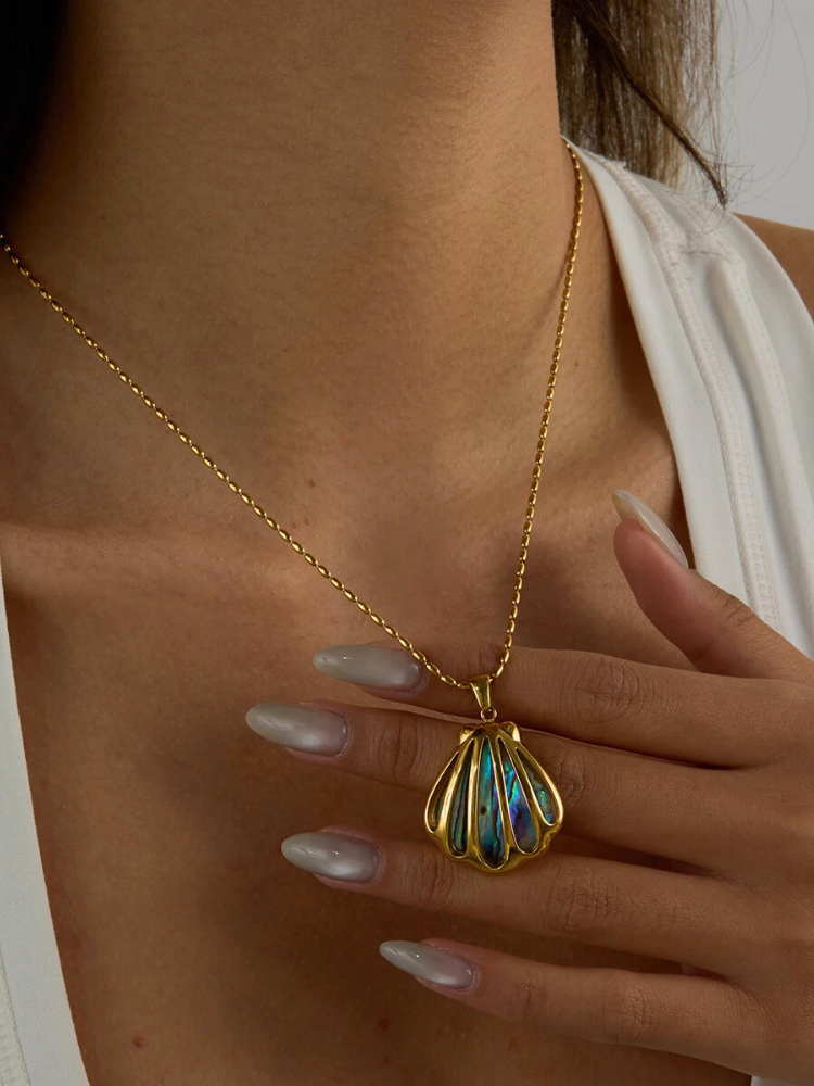 AMATHEIA Necklace