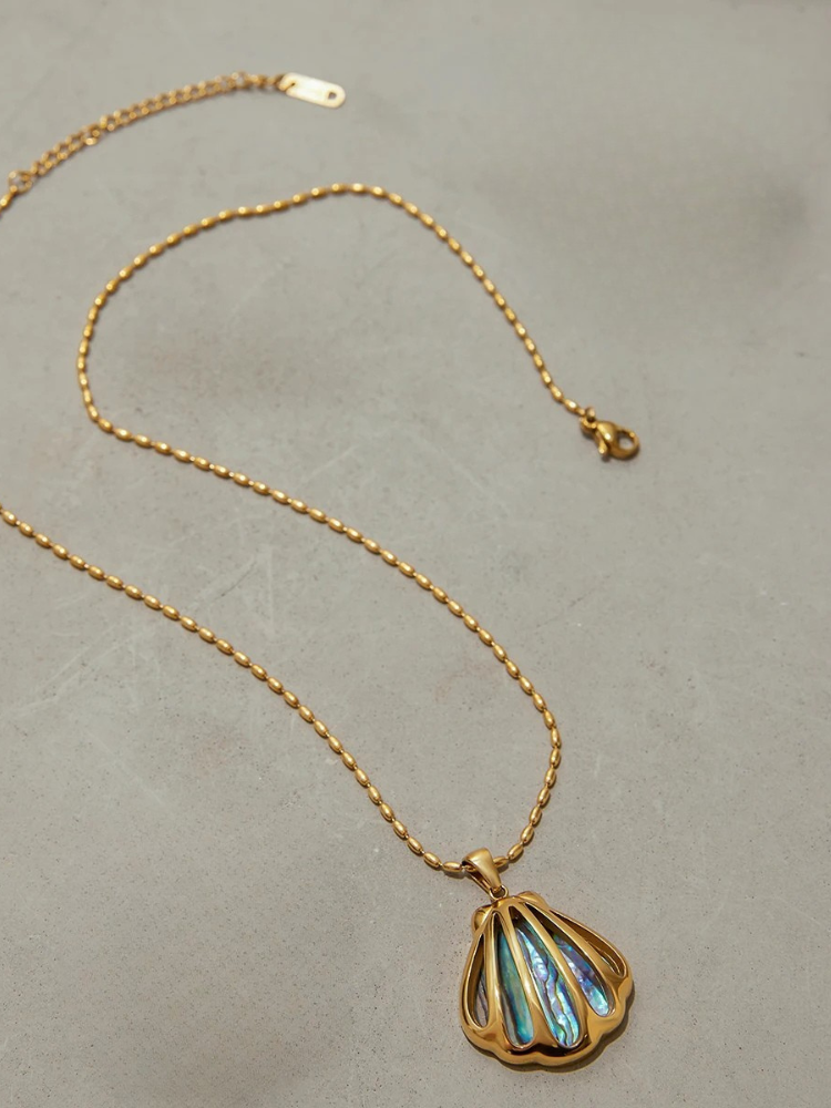 AMATHEIA Necklace