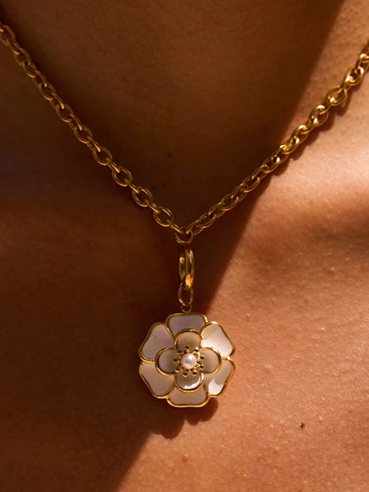 BELLA Necklace