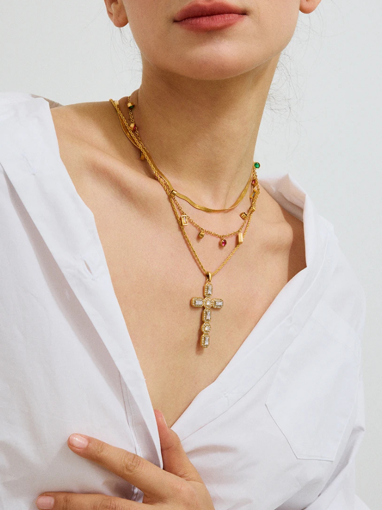 EIRA Necklace