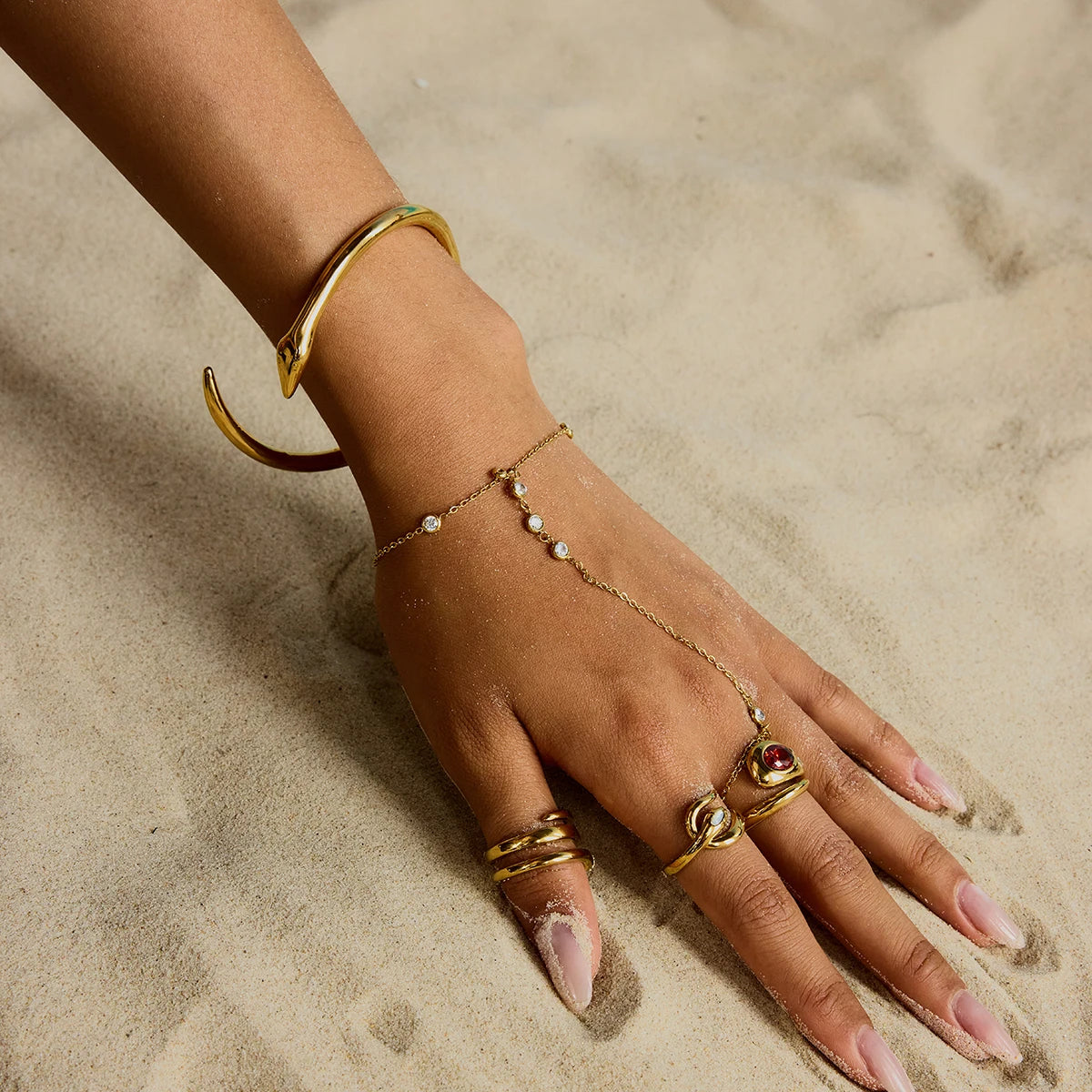 LYRA Hand Chain