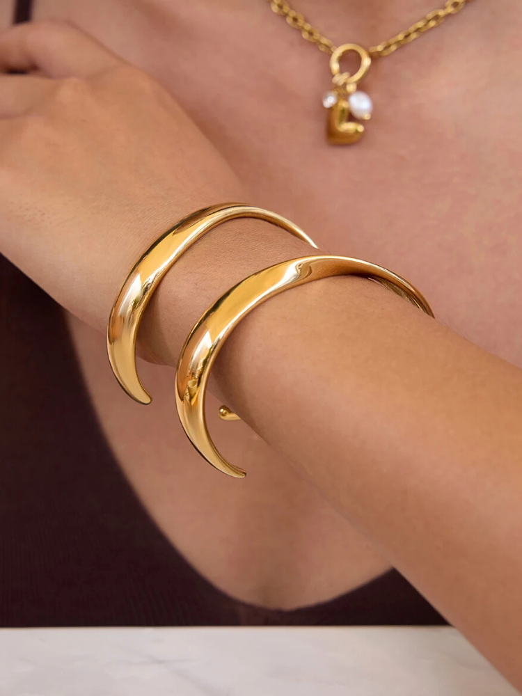 VEYRA Cuff